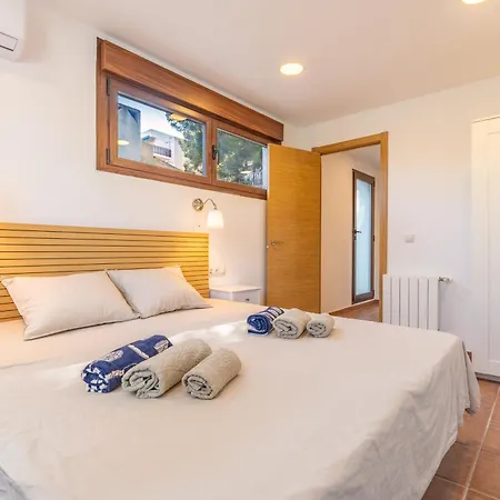 Blau Mar, 5 Bedroom With Private Pool Costa Dorada 100m From The Villa Miami Playa